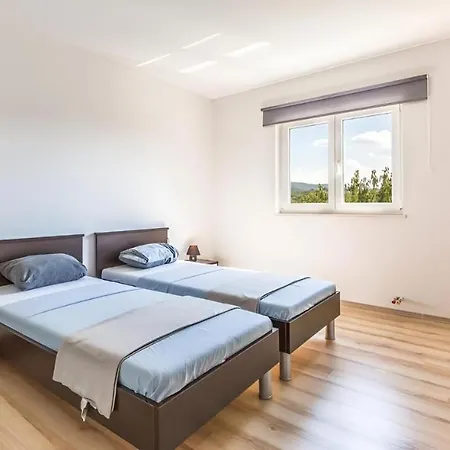 Holiday home Ivy Mit Perfekter Privatsphaere, Pool, Sauna *