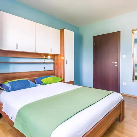 Holiday home Ivy Mit Perfekter Privatsphaere, Pool, Sauna *