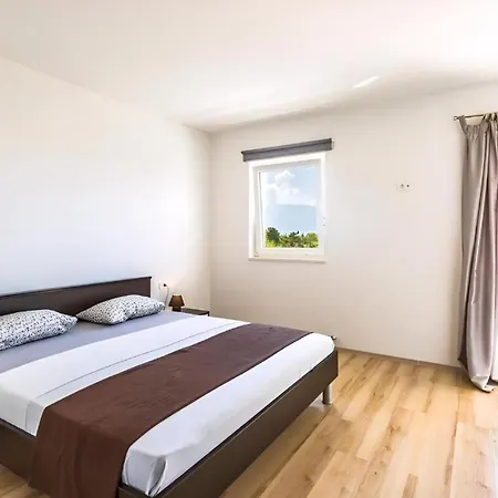 Ivy Mit Perfekter Privatsphaere, Pool, Sauna Holiday home Opanci