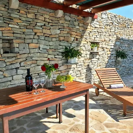 Ivy Mit Perfekter Privatsphaere, Pool, Sauna Nyaraló *
