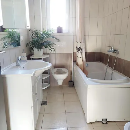 Nyaraló Ivy Mit Perfekter Privatsphaere, Pool, Sauna Opanci