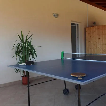 Ivy Mit Perfekter Privatsphaere, Pool, Sauna Nyaraló
